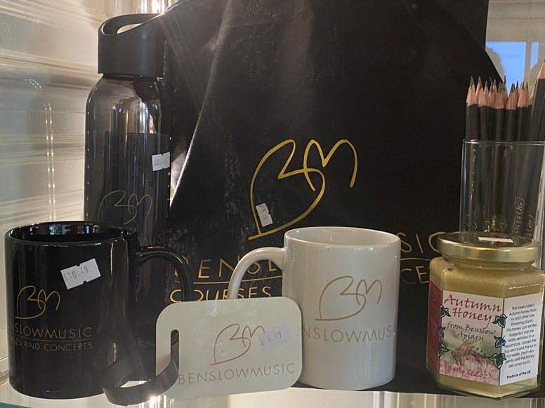 Foyer Photo 1 undefinedFoyer Photo 1