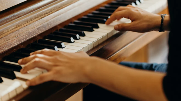 Piano keyboard undefinedPiano keyboard